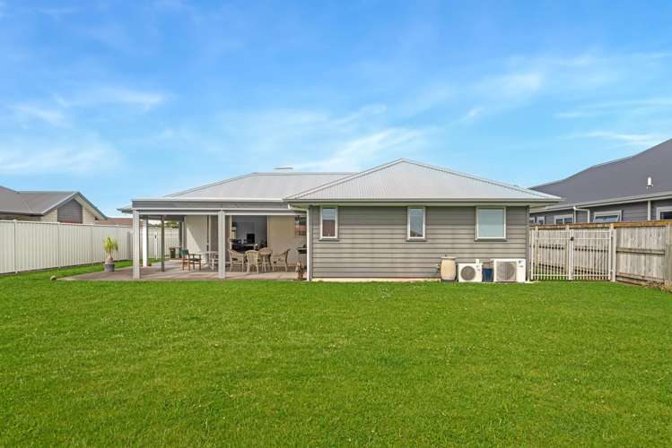 23 Fisher Place Lytton West_18