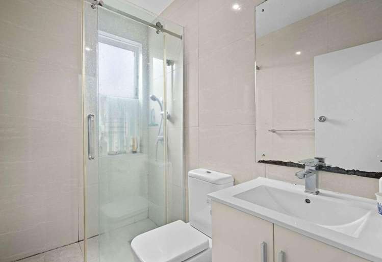 1/221 Onewa Road 10868_12