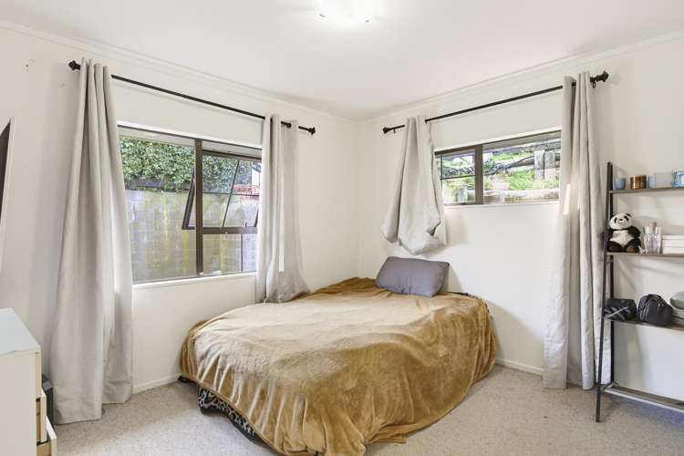 20 Arahanga Grove Maupuia_13