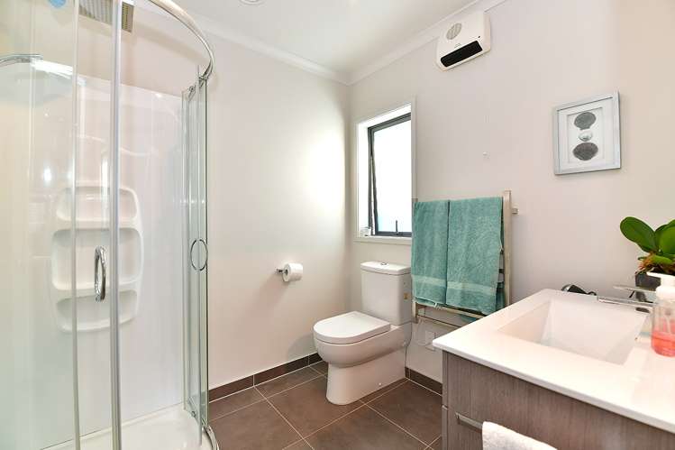 2 Forest Glen Orewa_14