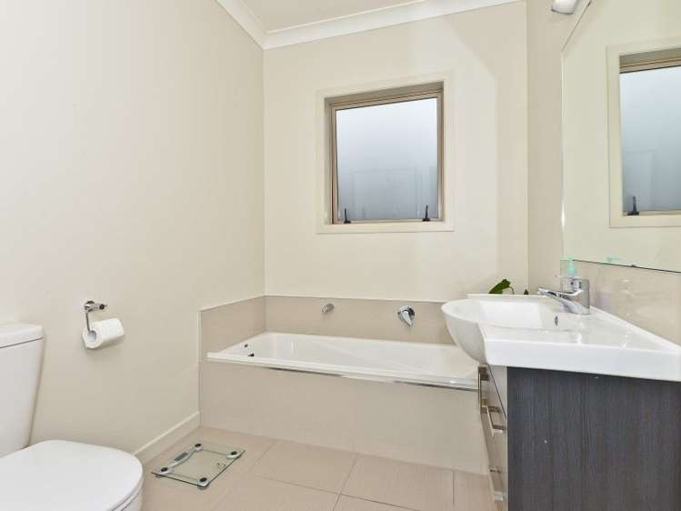 42 Saxbys Road Glenview_11