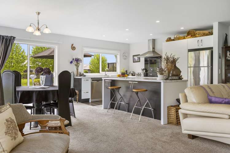 11 Maison Way Rangatira Park_7