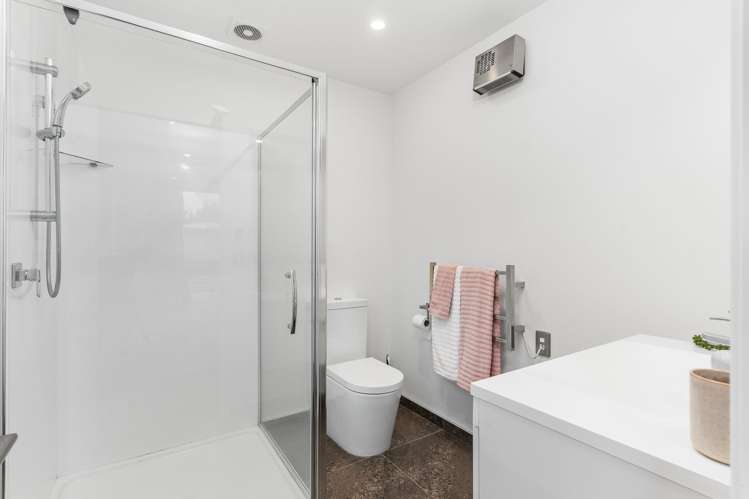 24 Robert Duncan Road Belfast_10