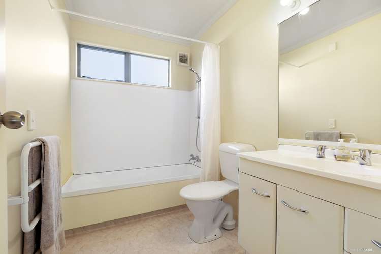 15b Hawtrey Terrace Johnsonville_10