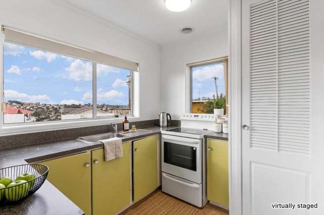 1/2 Cheval Drive Totara Vale_1
