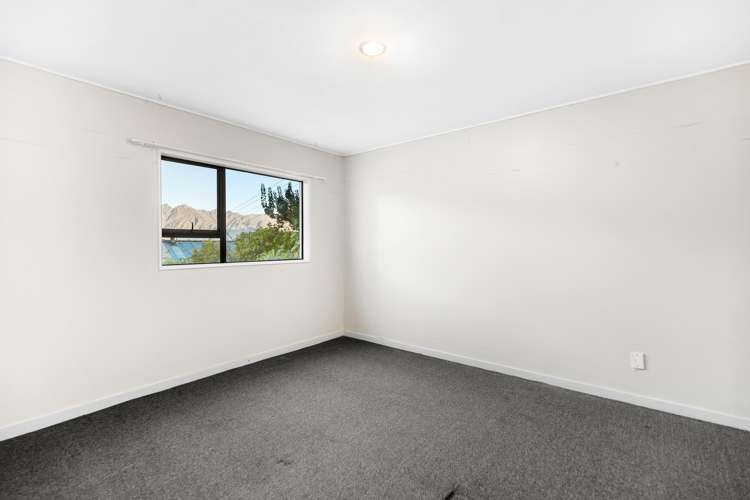 15 Avalon Crescent Fernhill/Sunshine Bay_14