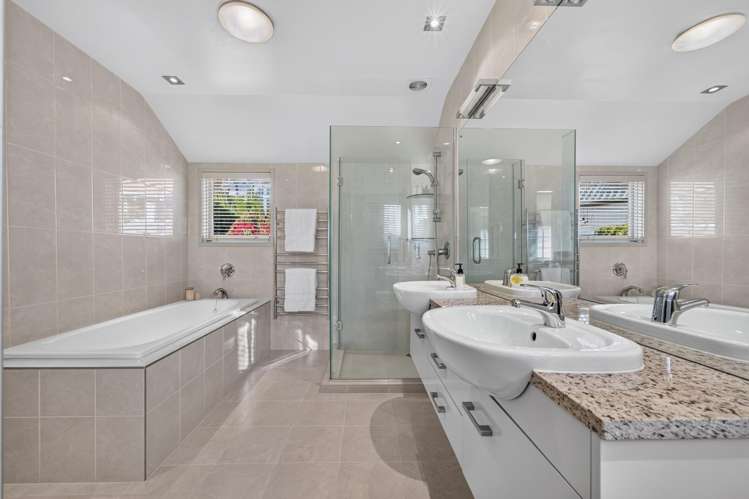 2/2 Martin Avenue Remuera_16