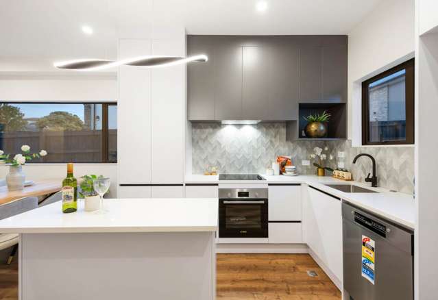 2/81 Vodanovich Road Te Atatu South_2