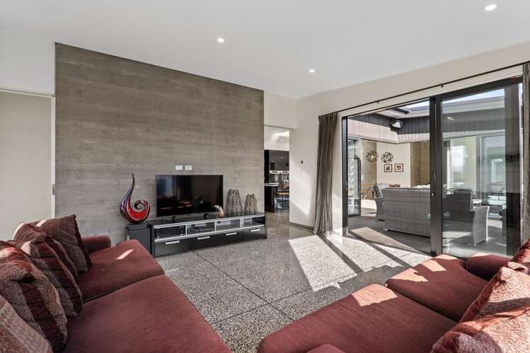13 Carnaveron Drive Lincoln_10