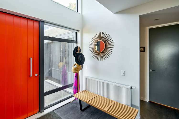 196 The Esplanade Island Bay_13