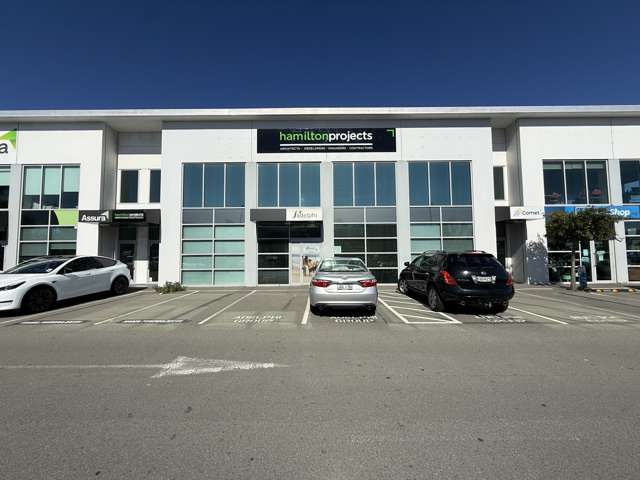 Office/Retail Space with Everything You Need