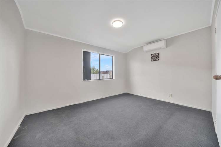 2/24 Norrie Smith Avenue Flat Bush_5