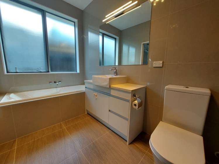 28 Jelas Drive Riverhead_14