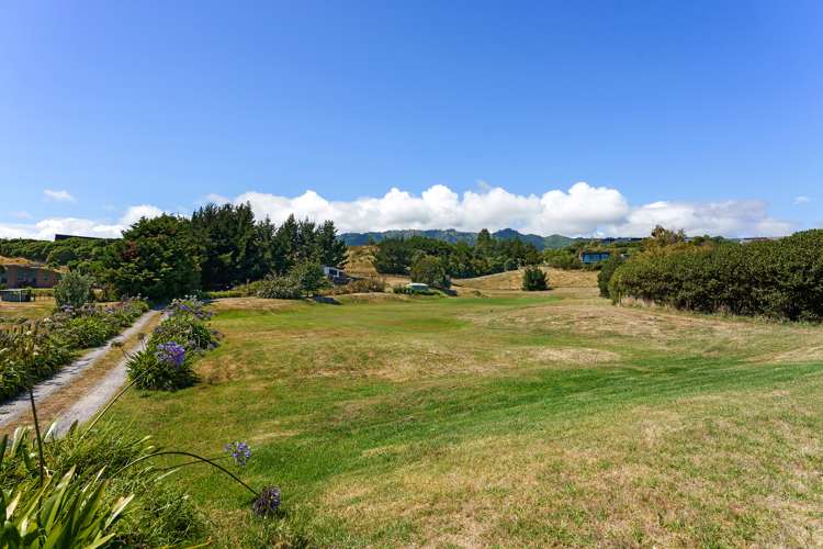 24 Raukawa Road Peka Peka_28