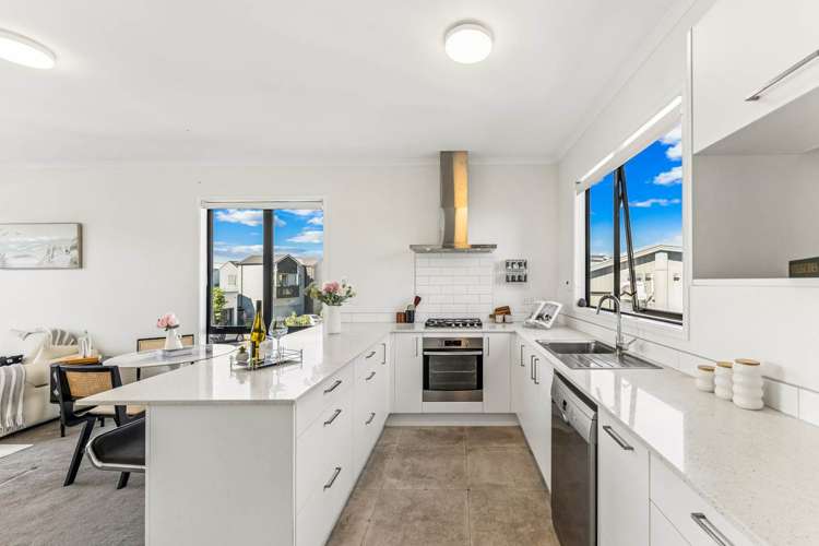 7 Awamarino Way Westgate_5