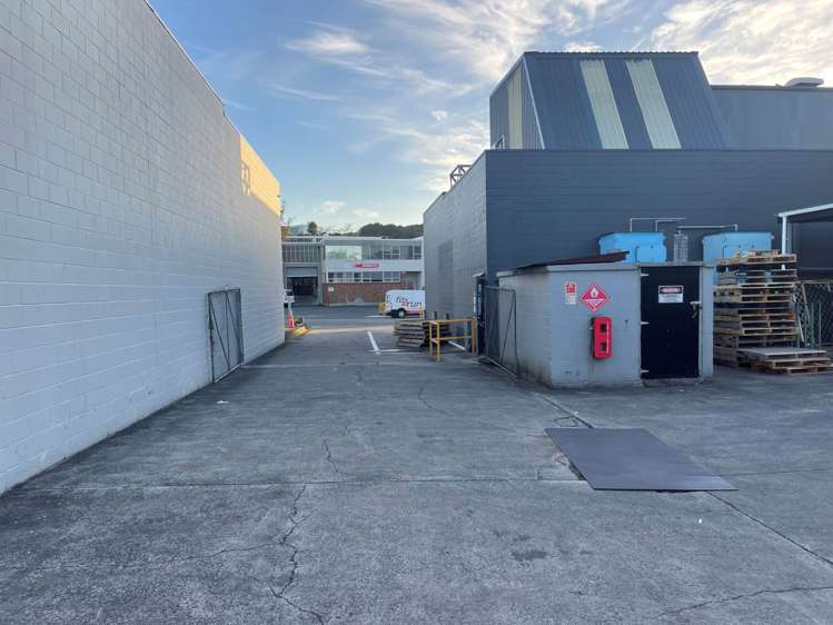 Unit A/3 Colway Place Wairau Valley_11