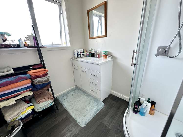 66 Saturn Street Strathern_12