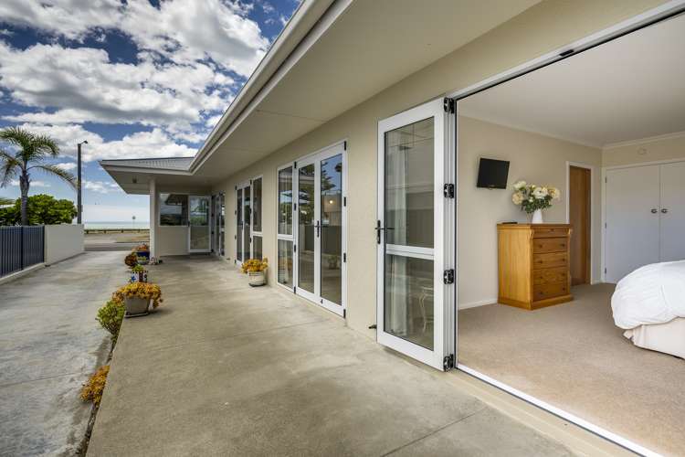 18 The Esplanade Westshore_11