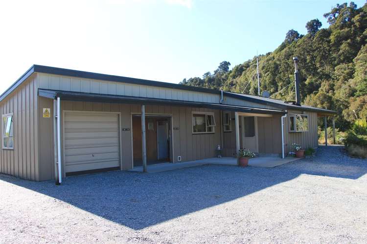 317 Blue Spur Road Hokitika_21