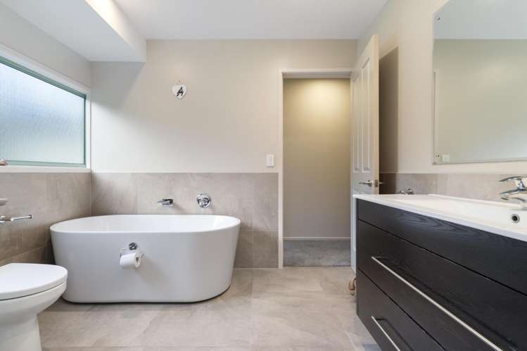 11 Helland Drive Bombay_13