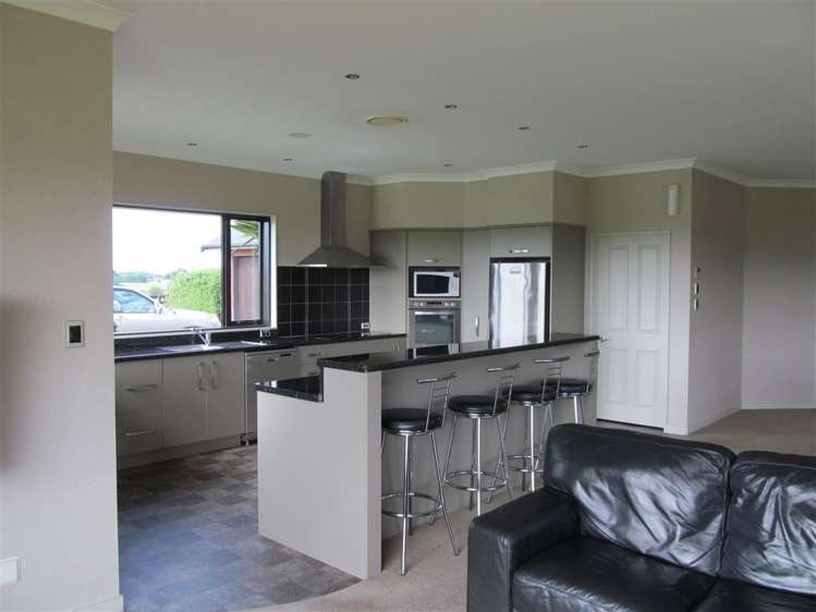 1018b Camerons Line Feilding_5