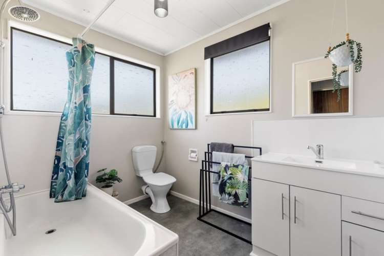 16 The Anchorage Waikawa_21