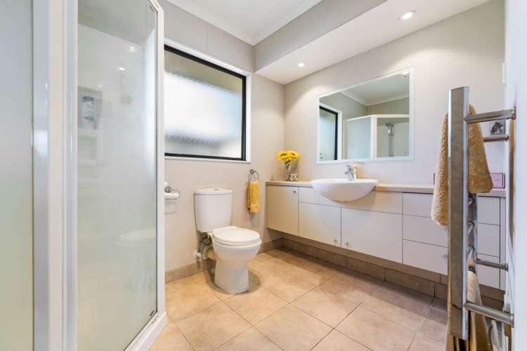 31 Baltersan Drive Flat Bush_16