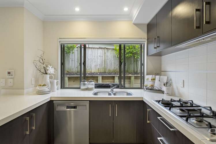 6 Solstone Place Flat Bush_10