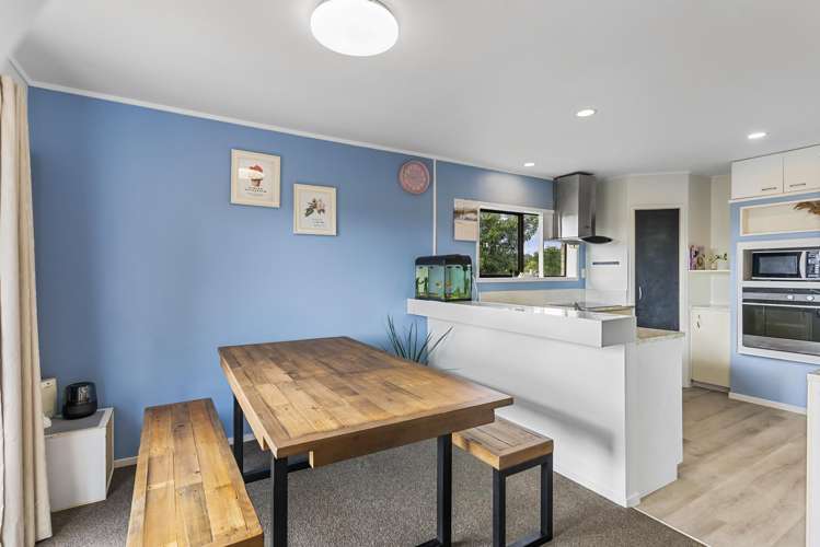 2/6 Charmaine Road Torbay_3