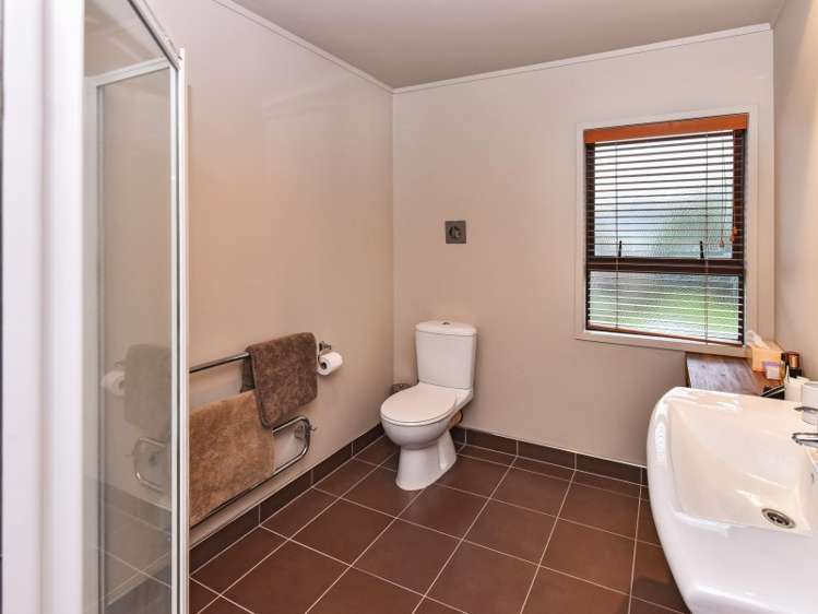 7 Idesia Place Totara Heights_17