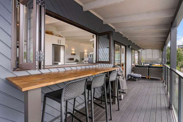 Sea Views & Prime Location!