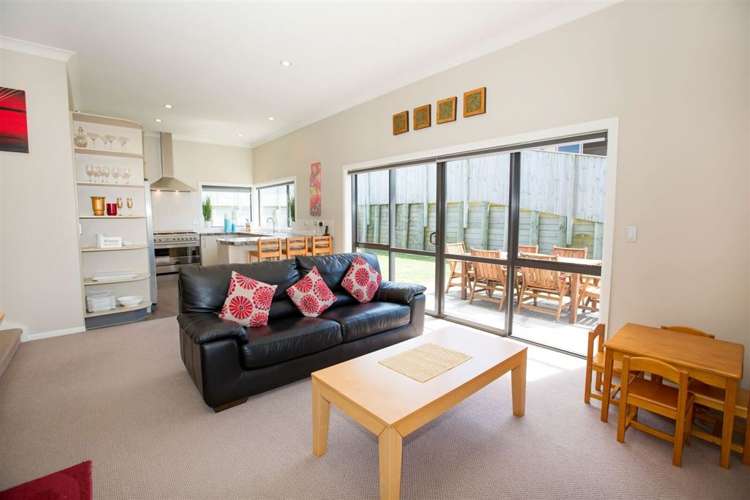 25 Tongariro Drive Aotea_9