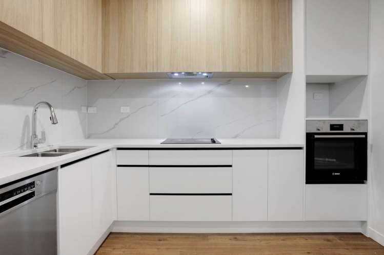 8/196 Royal Road Massey_15