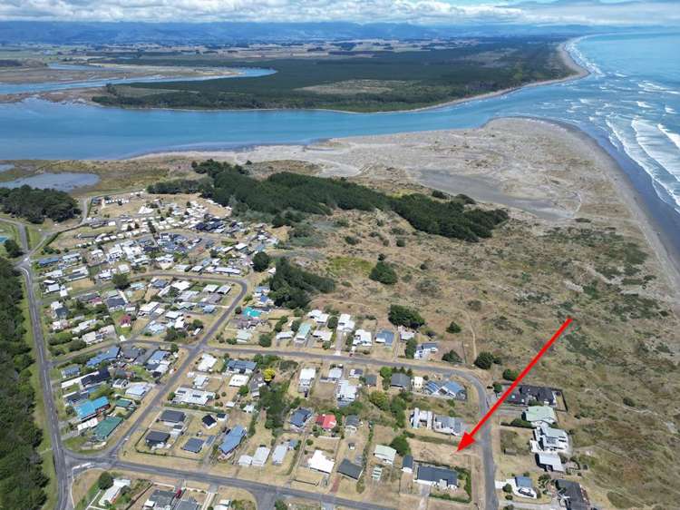 33 Marine Parade Foxton Beach_13