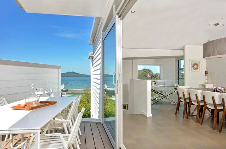 4b Beach Road Castor Bay_4