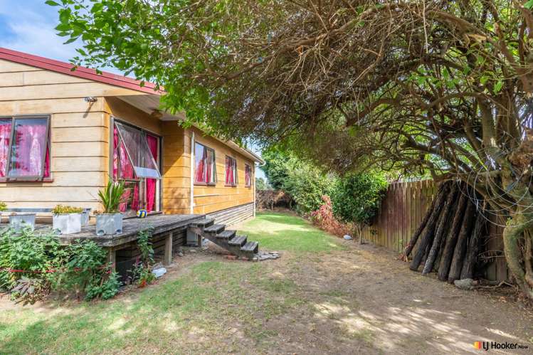 2/12 De Bloge Place Clendon Park_9