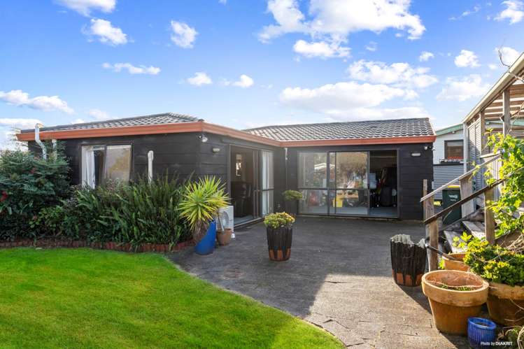 36 Racecourse Road Waiuku_12