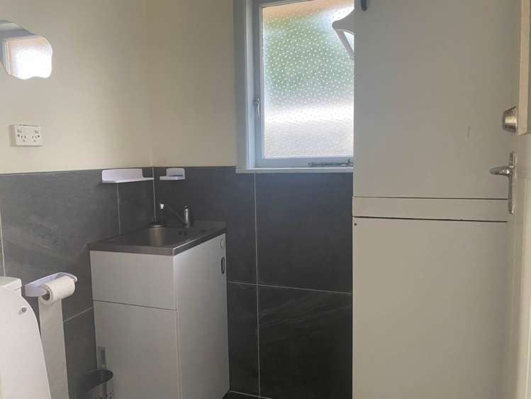 10 George Street Papakura_11