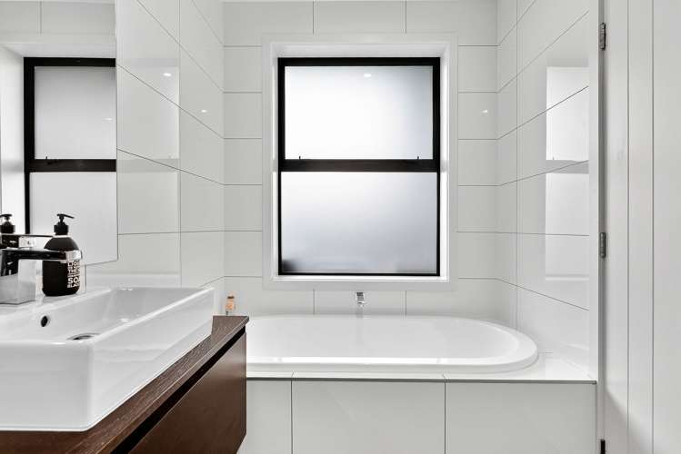 72 Infinity Drive Wanaka_14