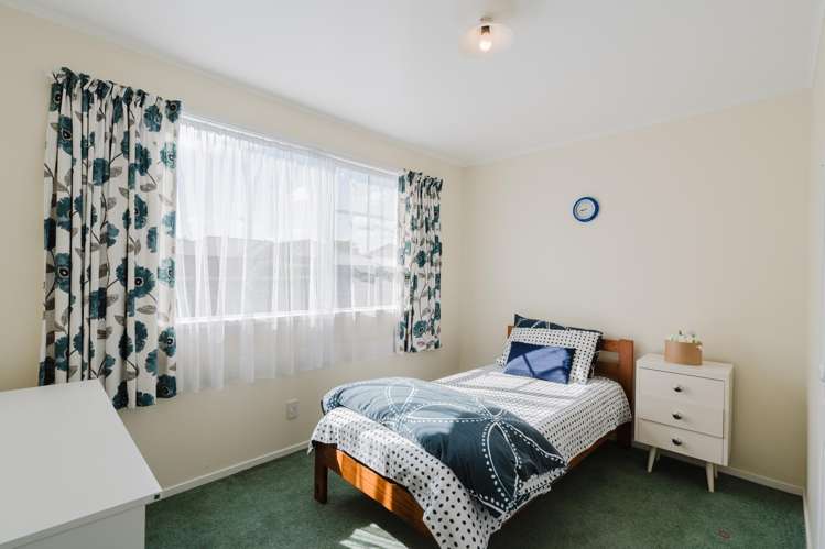 17 Sandalwood Drive Dinsdale_8