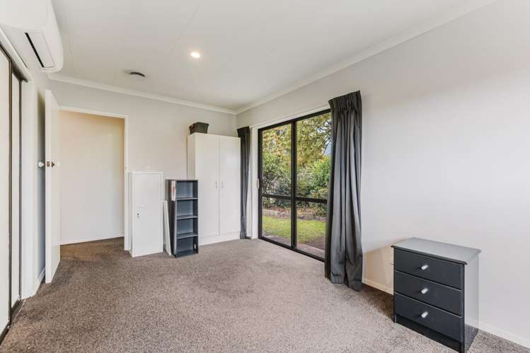 27 Browning Crescent Stoke_17