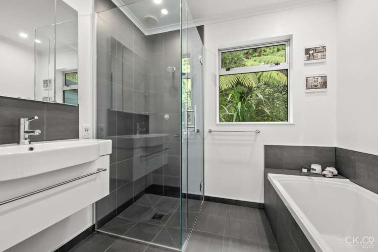 32 Forest Road Pinehaven_13