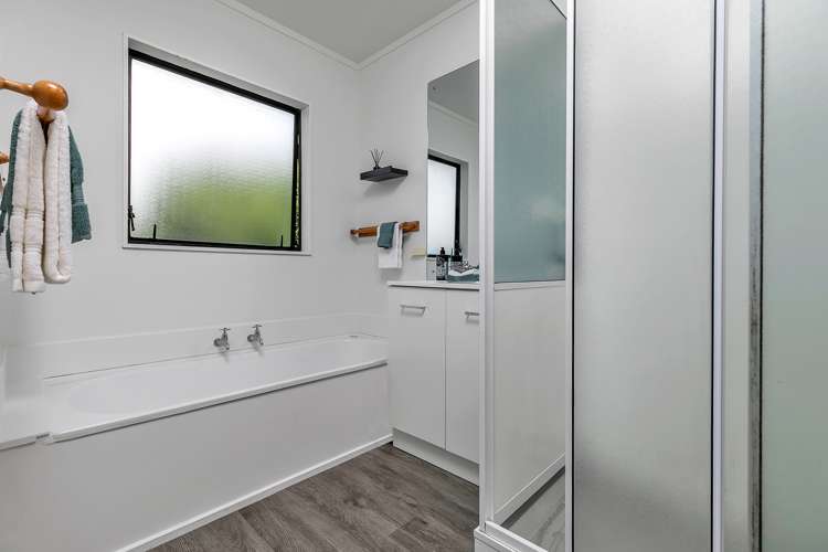 2/19 Greenvalley Rise Glenfield_14