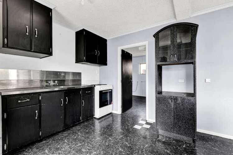 84 Pioneer Road Moturoa_13