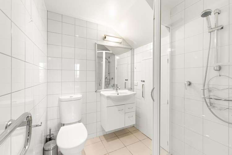 10/8 McKerrow Place Fernhill_21