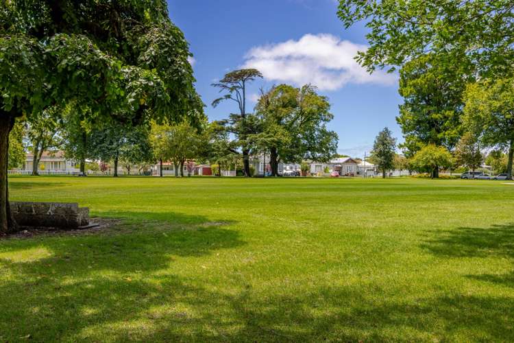 603 Queen Street East Parkvale_16