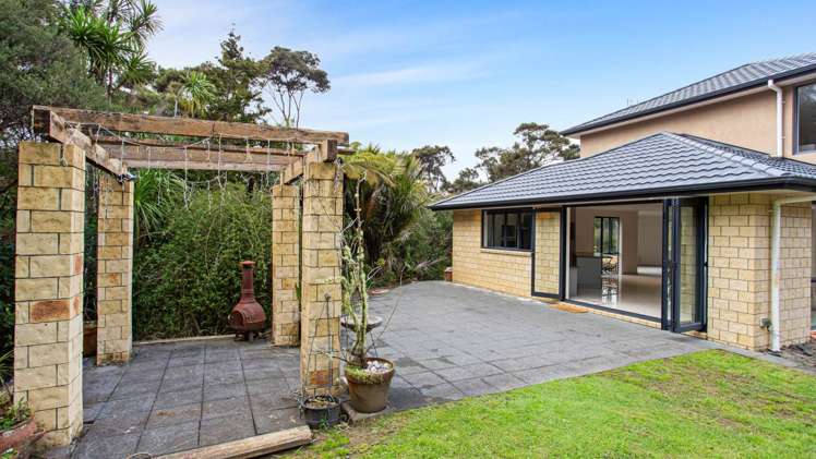 129 Stoney Creek Drive Waitakere_1