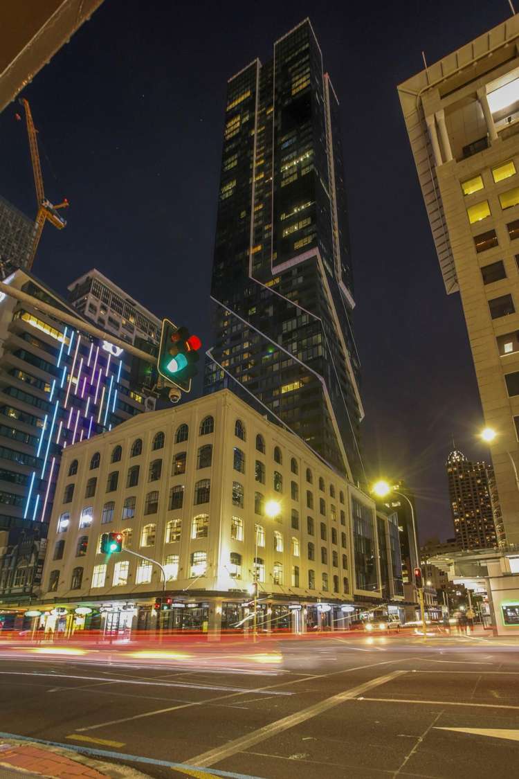 2802/10 Commerce Street City Centre_18