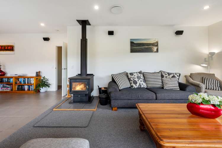 60 Montgomery Crescent Kinloch_12