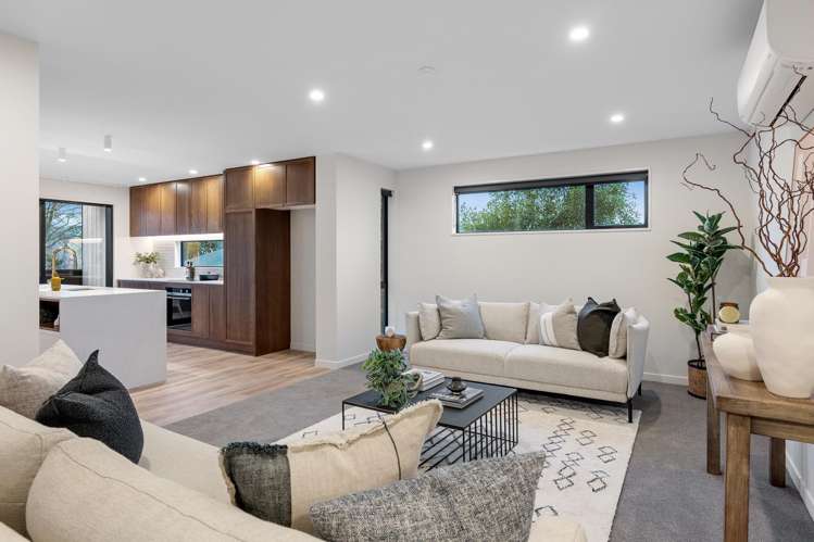 2-4/166 Chester Street East_5